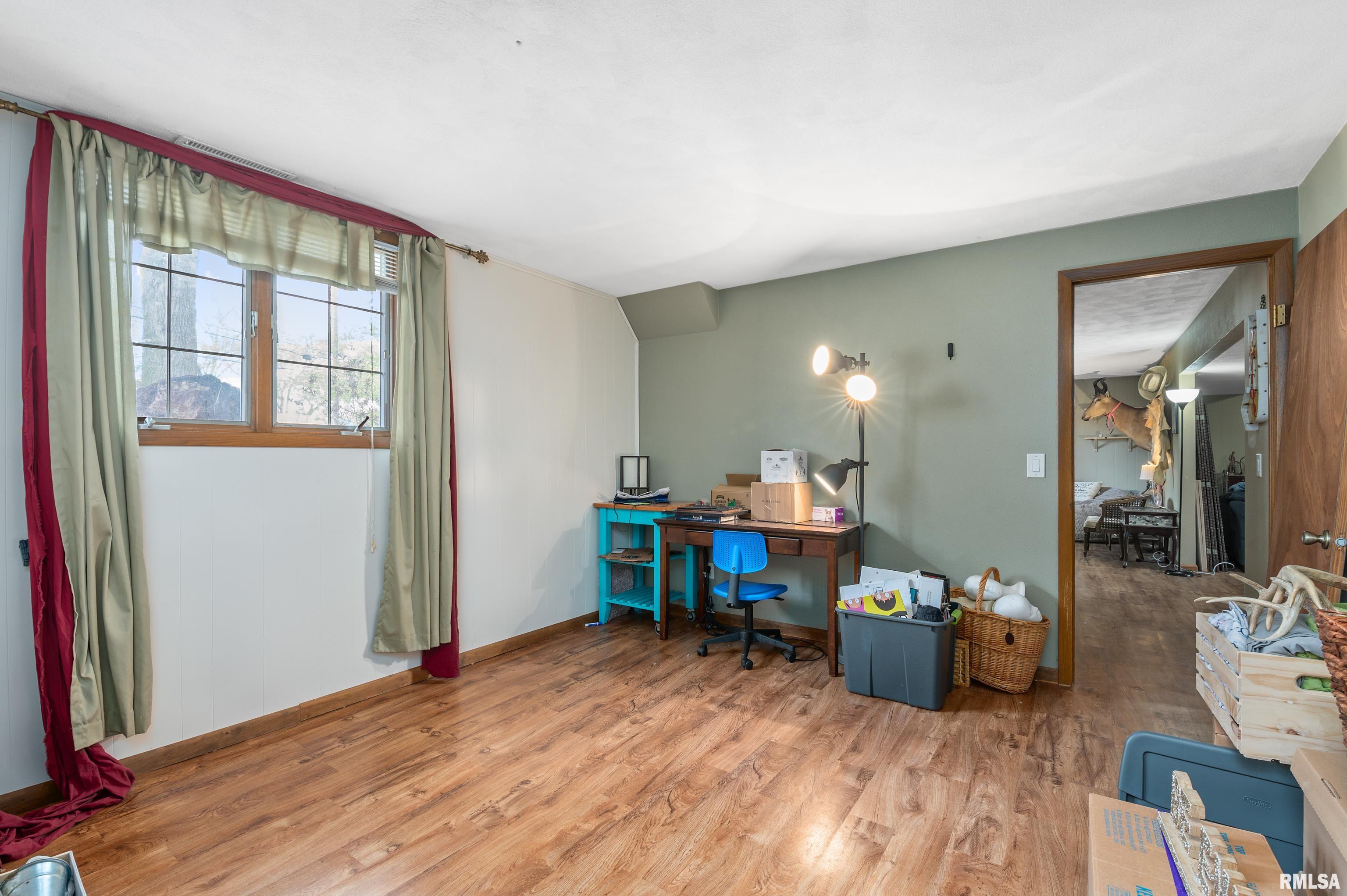 2729 Jersey Ridge Road Davenport, IA 52803 - Photo 21 of 28 Gallery Image 21