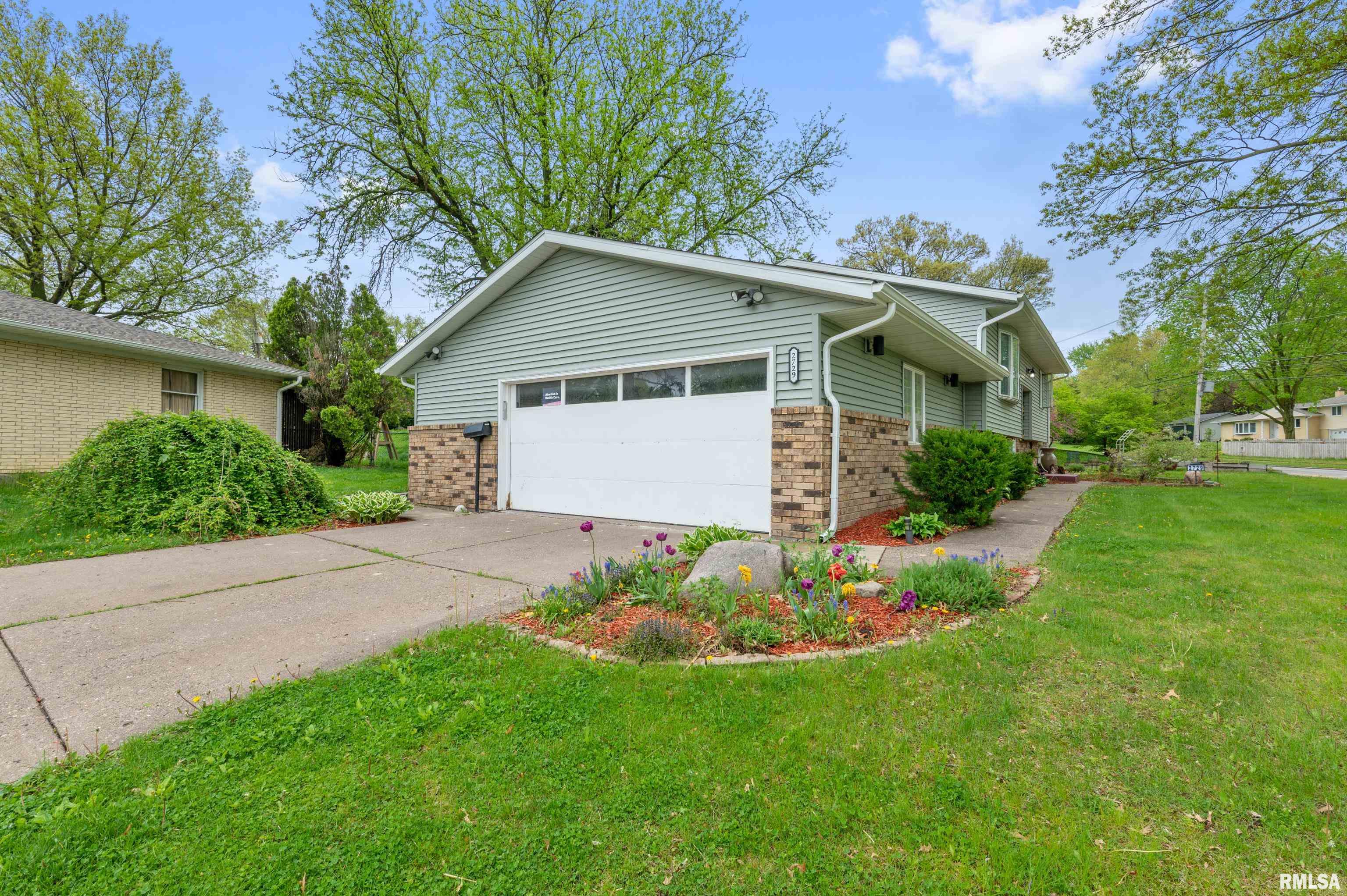 2729 Jersey Ridge Road Davenport, IA 52803 - Photo 3 of 28 Gallery Image 3