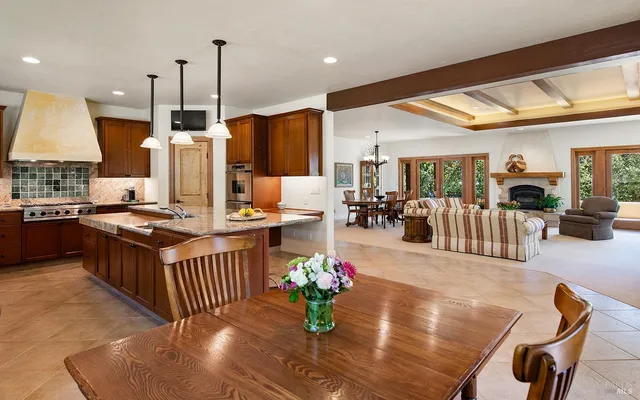 $3,450,000 | 9981 West Dry Creek Road, Healdsburg, CA 95448