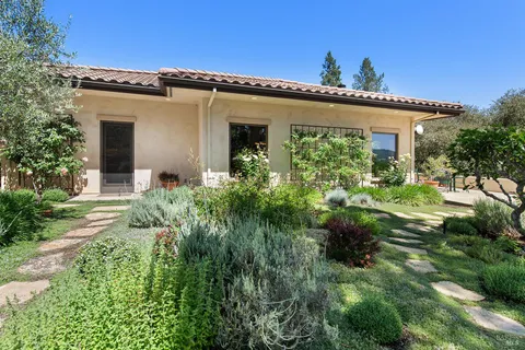 $3,450,000 | 9981 West Dry Creek Road, Healdsburg, CA 95441