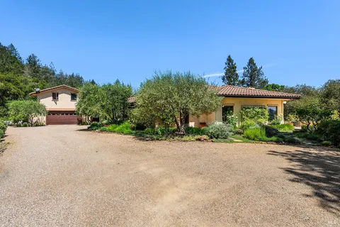 $3,450,000 | 9981 West Dry Creek Road, Healdsburg, CA 95448