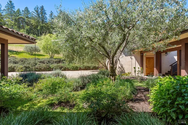$3,450,000 | 9981 West Dry Creek Road, Healdsburg, CA 95448