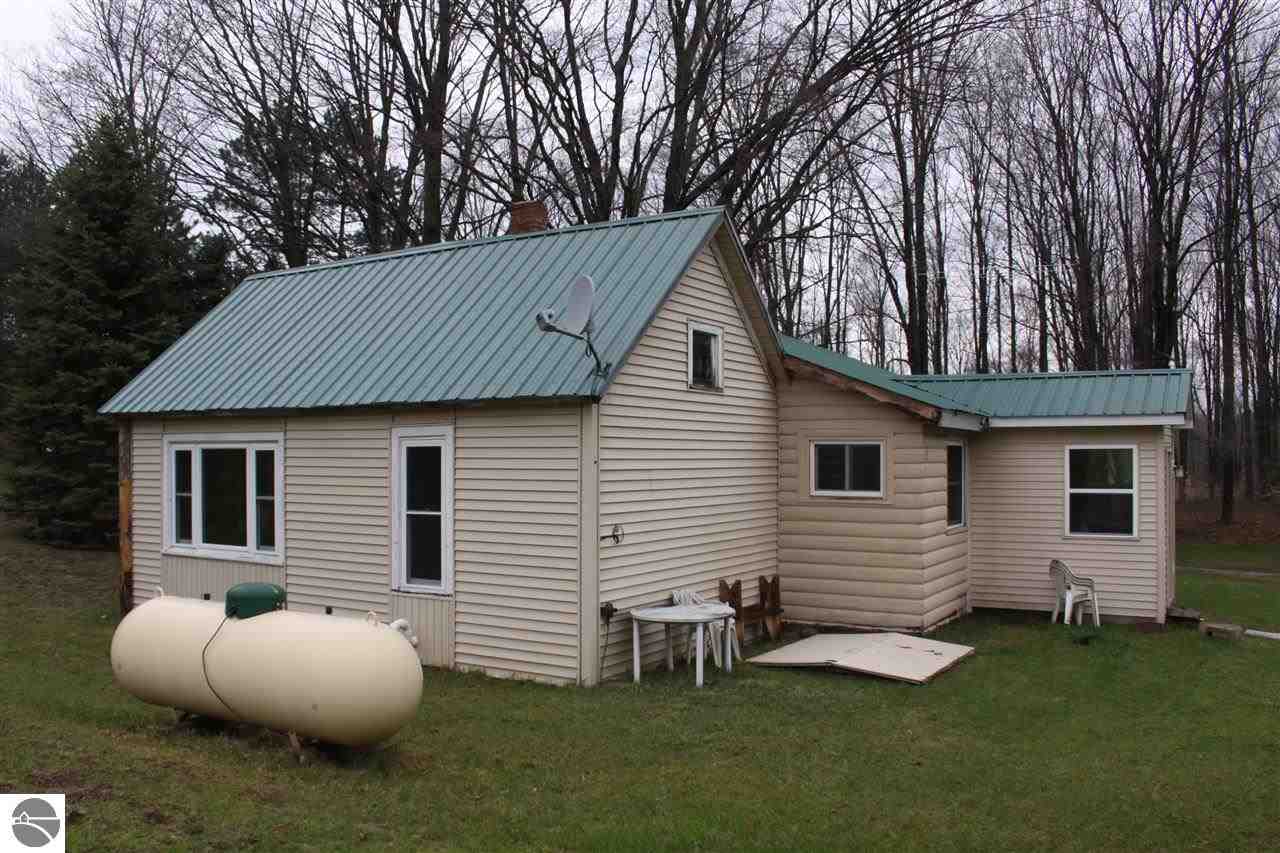 4496 North 25 Road Mesick, MI 49668 - Photo 5 of 19 1786245-4.JPG
