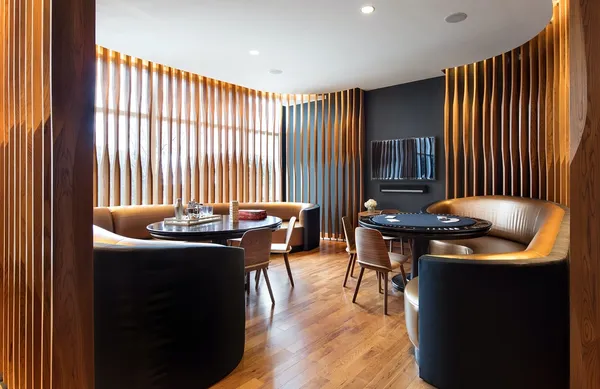 $4,650 | 450 West 42nd Street, Unit 36J | Hell's Kitchen