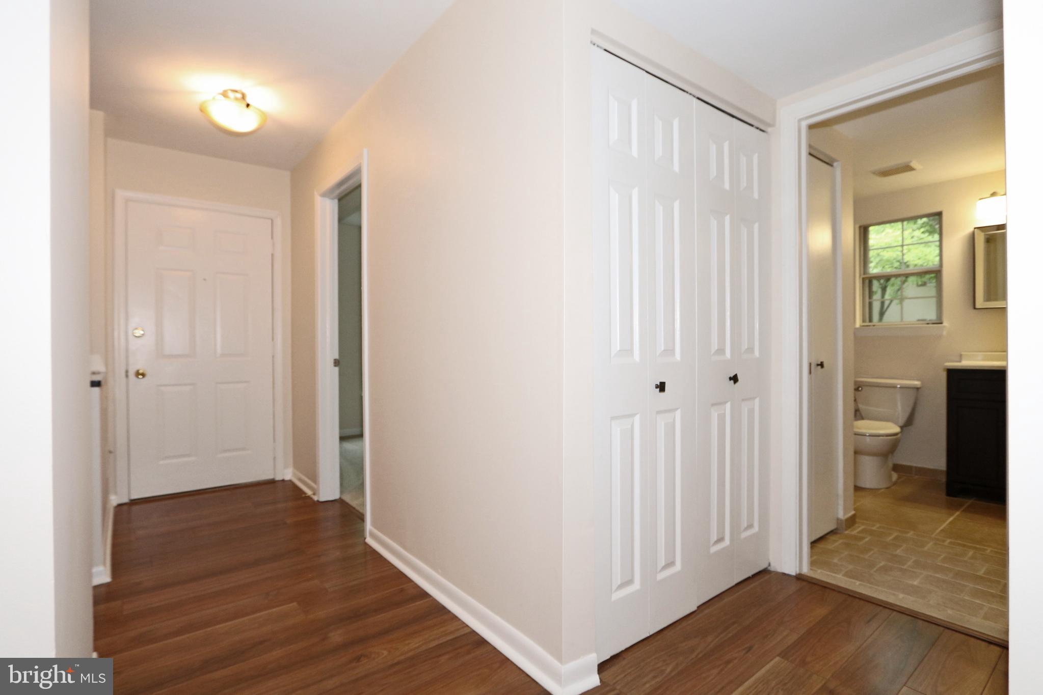 161 Valley Stream Lane Chesterbrook, PA 19087 - Photo 15 of 28 Hallway