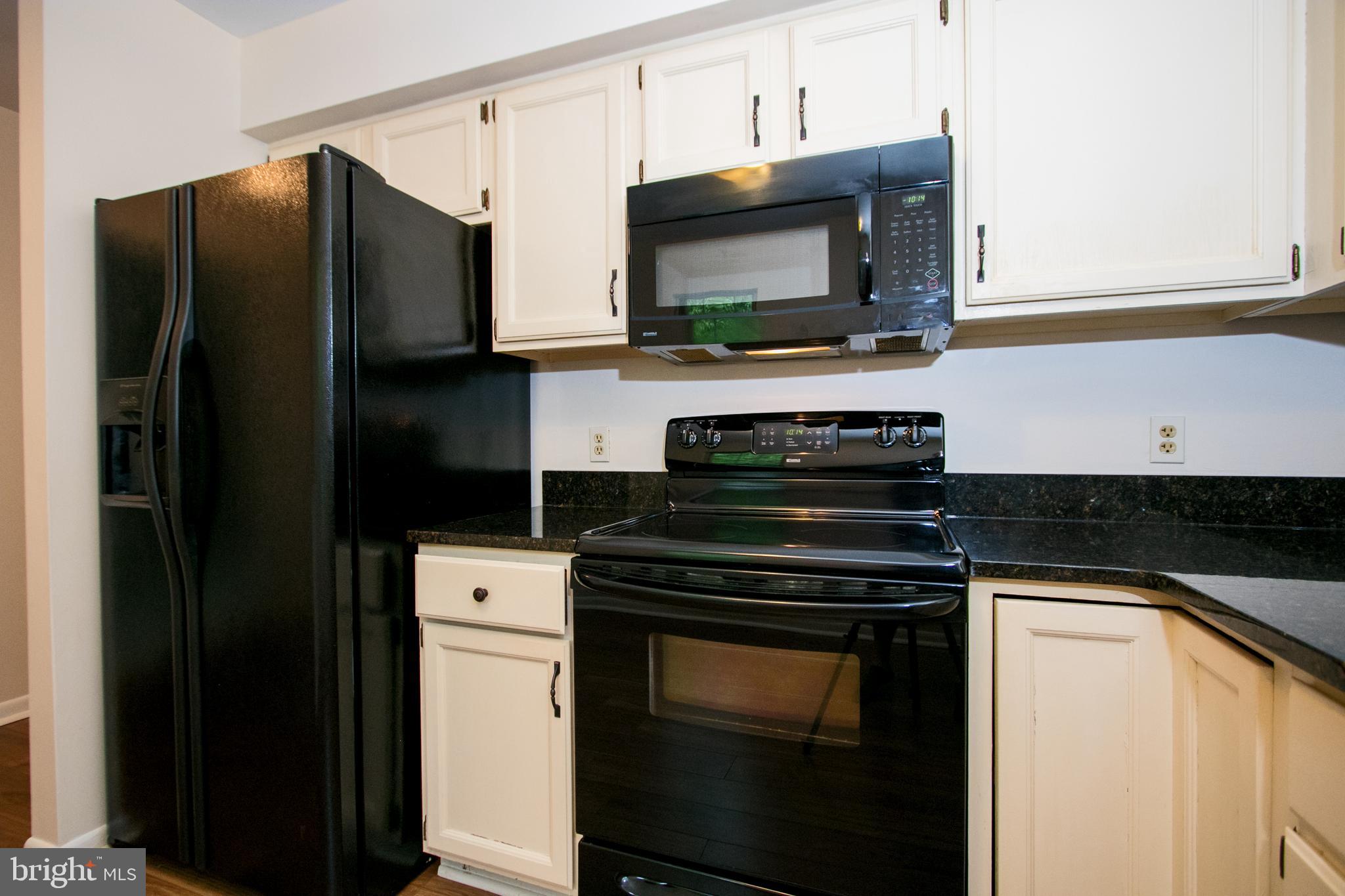 161 Valley Stream Lane Chesterbrook, PA 19087 - Photo 6 of 28 Kitchen