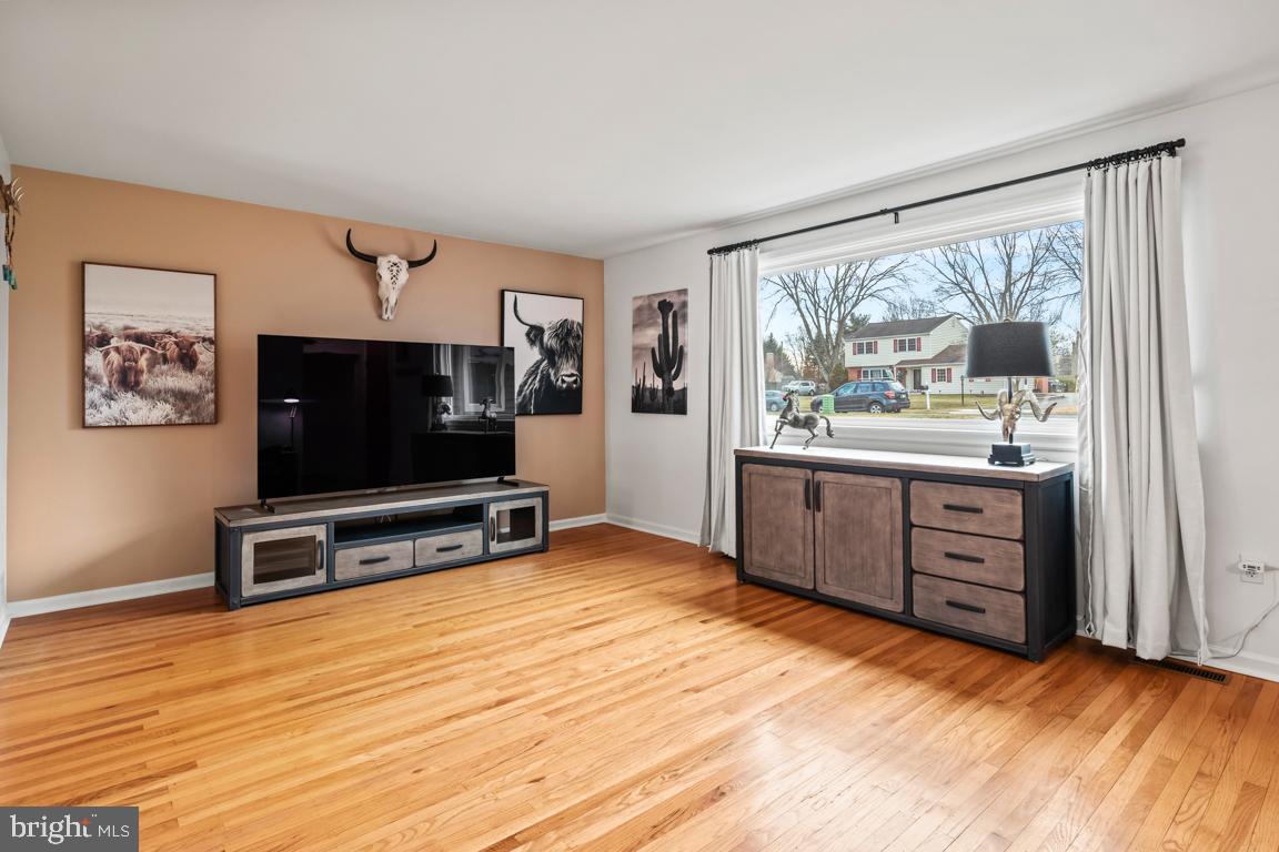 965 Anders Road Lansdale, PA 19446 - Photo 3 of 32