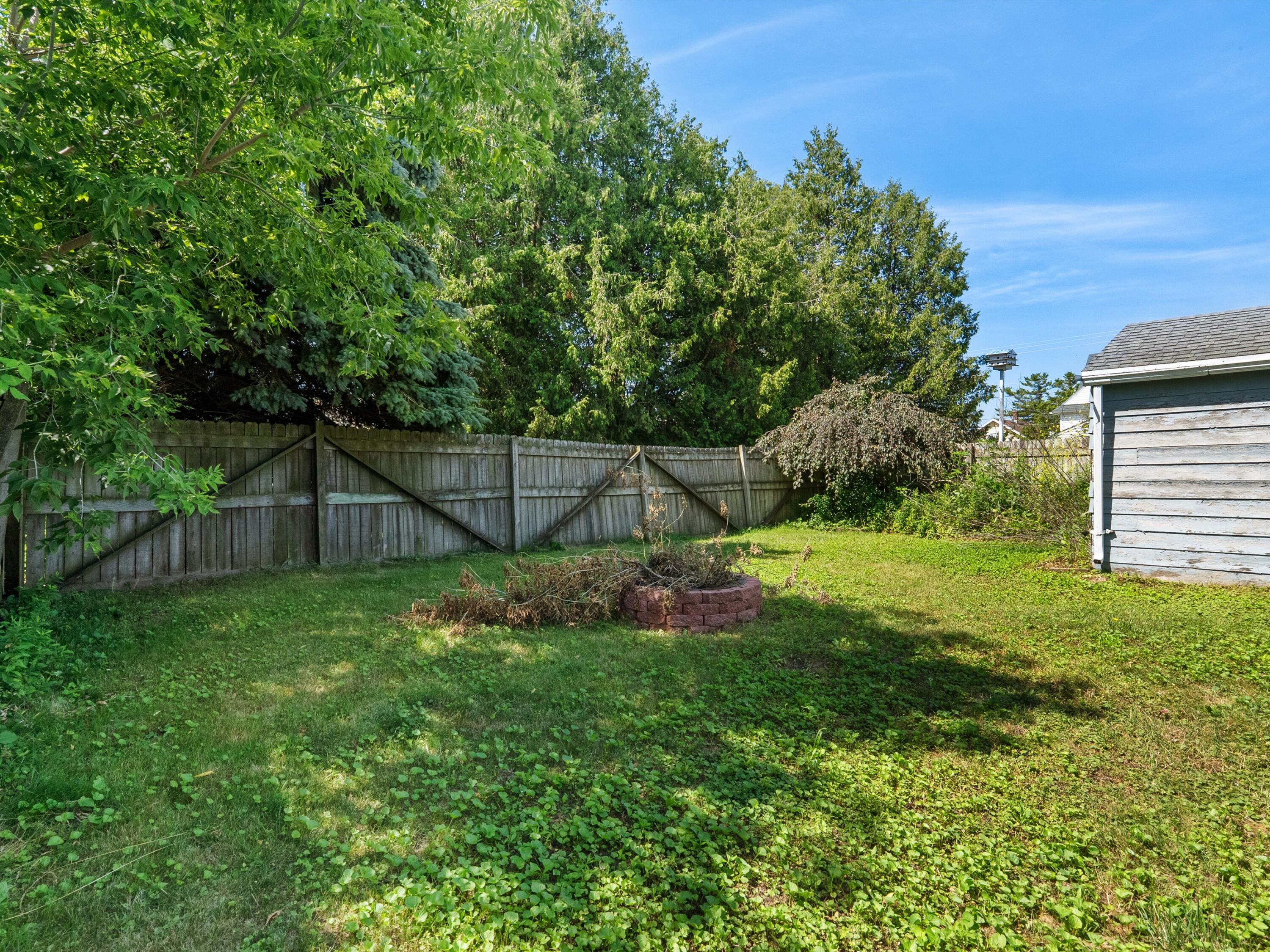 1013 20th Street Two Rivers, WI 54241 - Photo 19 of 25 21-DSC09898