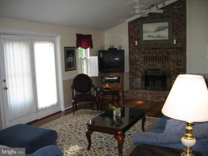 15006 Rolling Ridge Road Haymarket, VA 20169 - Photo 8 of 22 Spacious family room w/masonry fireplace