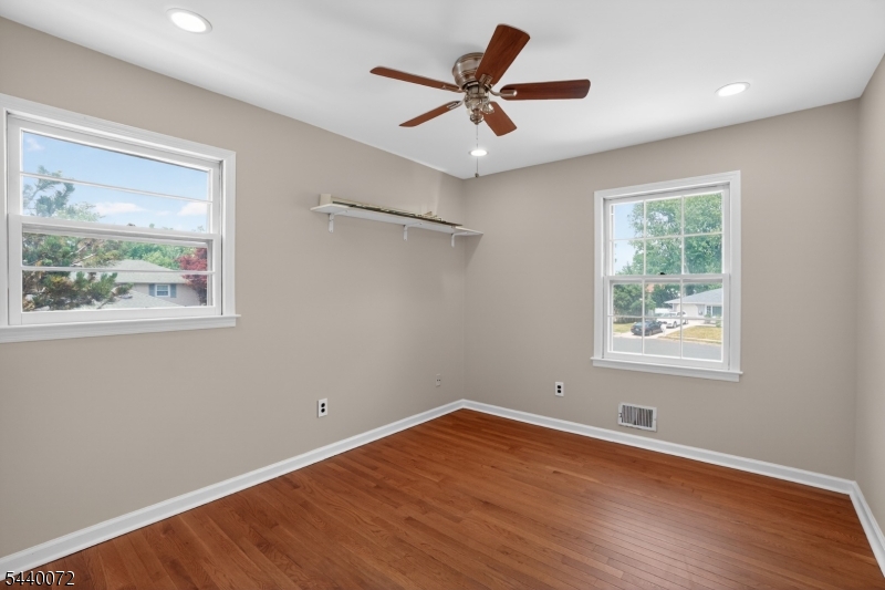 21 Ash Road Edison, NJ 08817 - Photo 20 of 35 Gallery Image 20