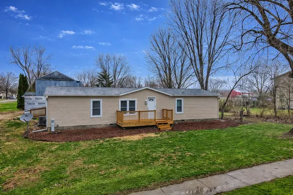 $239,900 | 133 South Street, Seneca, IL 61360