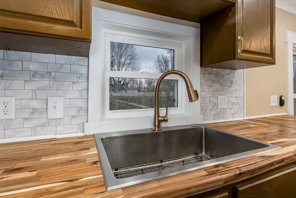 $239,900 | 133 South Street, Seneca, IL 61360