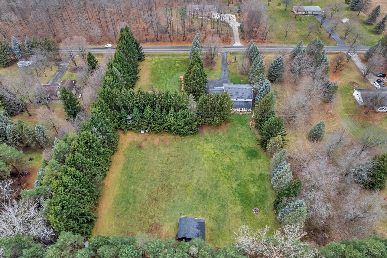 2345 South Durand Road Lennon, MI 48449 - Photo 3 of 62 50095771-2.JPG