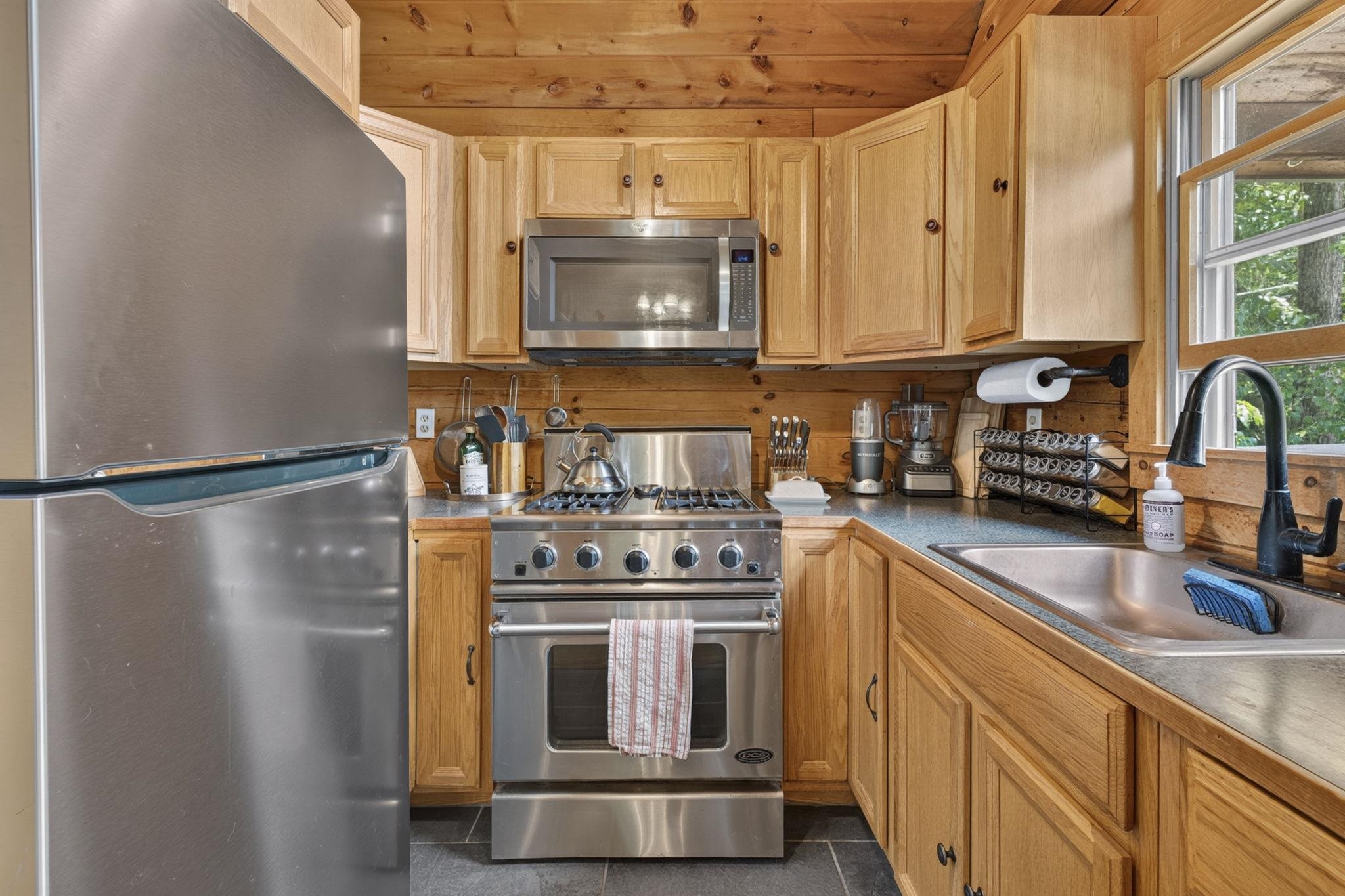 22 Autumn Road Hillsborough, NH 03244 - Photo 8 of 46 Gallery Image 8