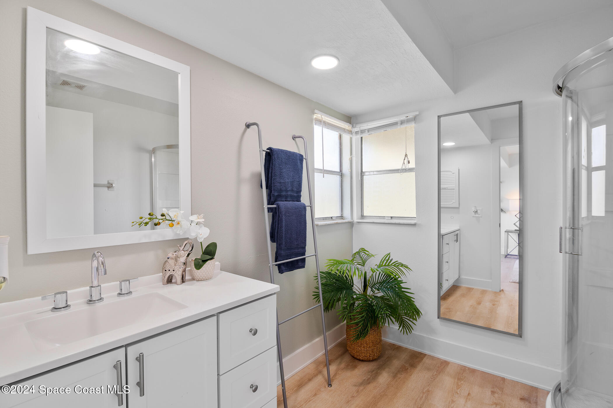 1199 Riviera Drive Northeast Palm Bay, FL 32905 - Photo 13 of 26 Master Bathroom