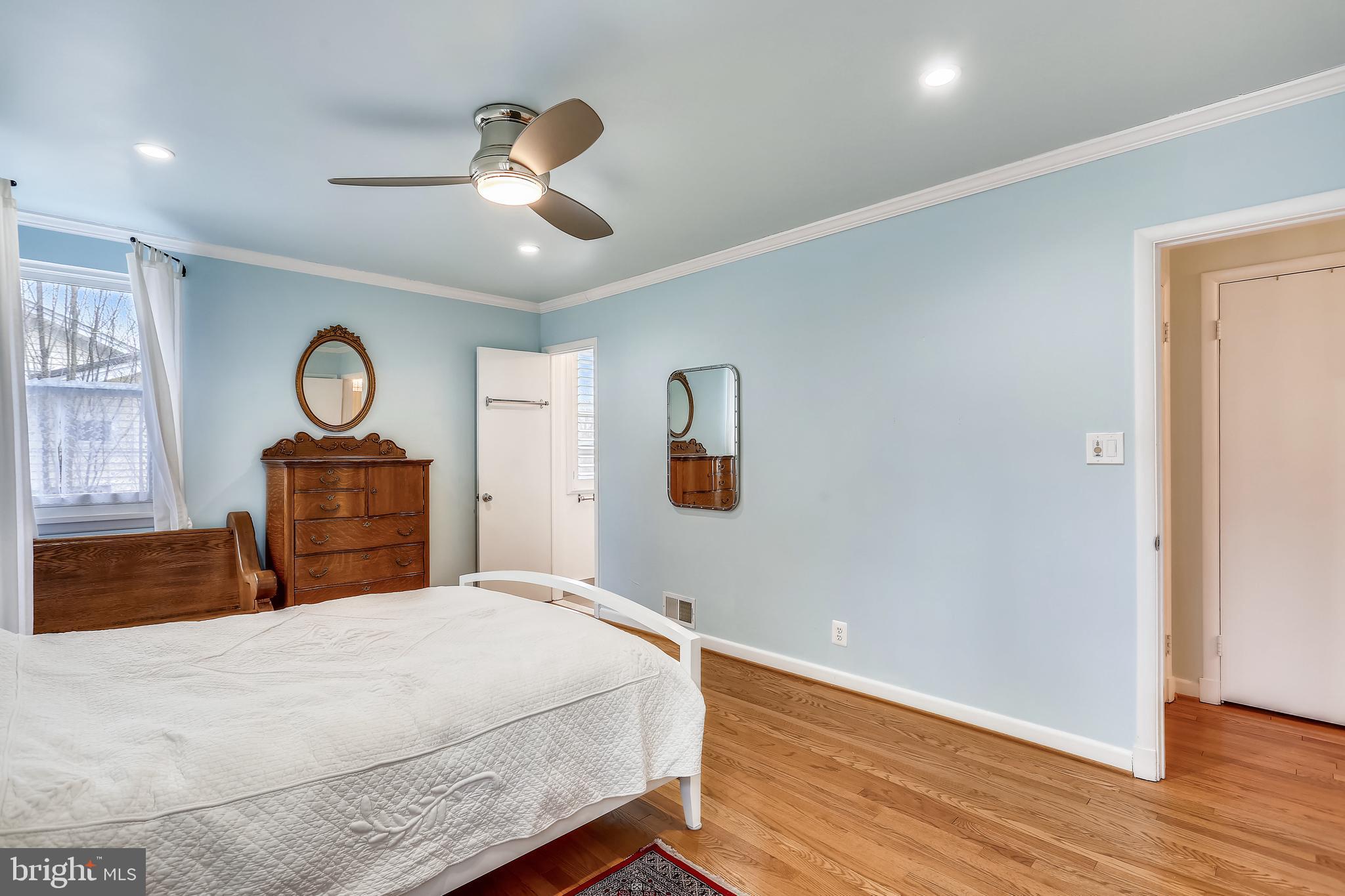 9115 Brierly Road Chevy Chase, MD 20815 - Photo 19 of 51