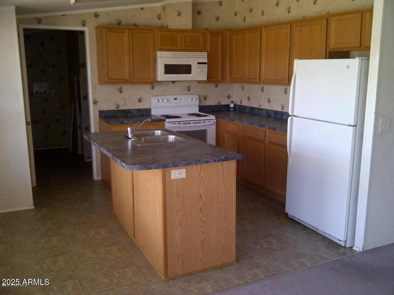 26629 North 206th Avenue Wittmann, AZ 85361 - Photo 3 of 14 dfd289aeec0cb7f17075a25661cde567