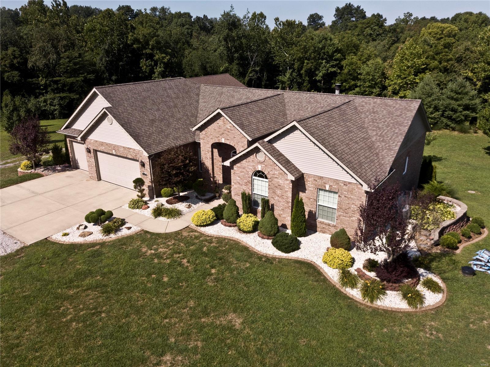 2213 Steinkoenig School Road Highland, IL 62249 - Photo 1 of 47 Gallery Image 1