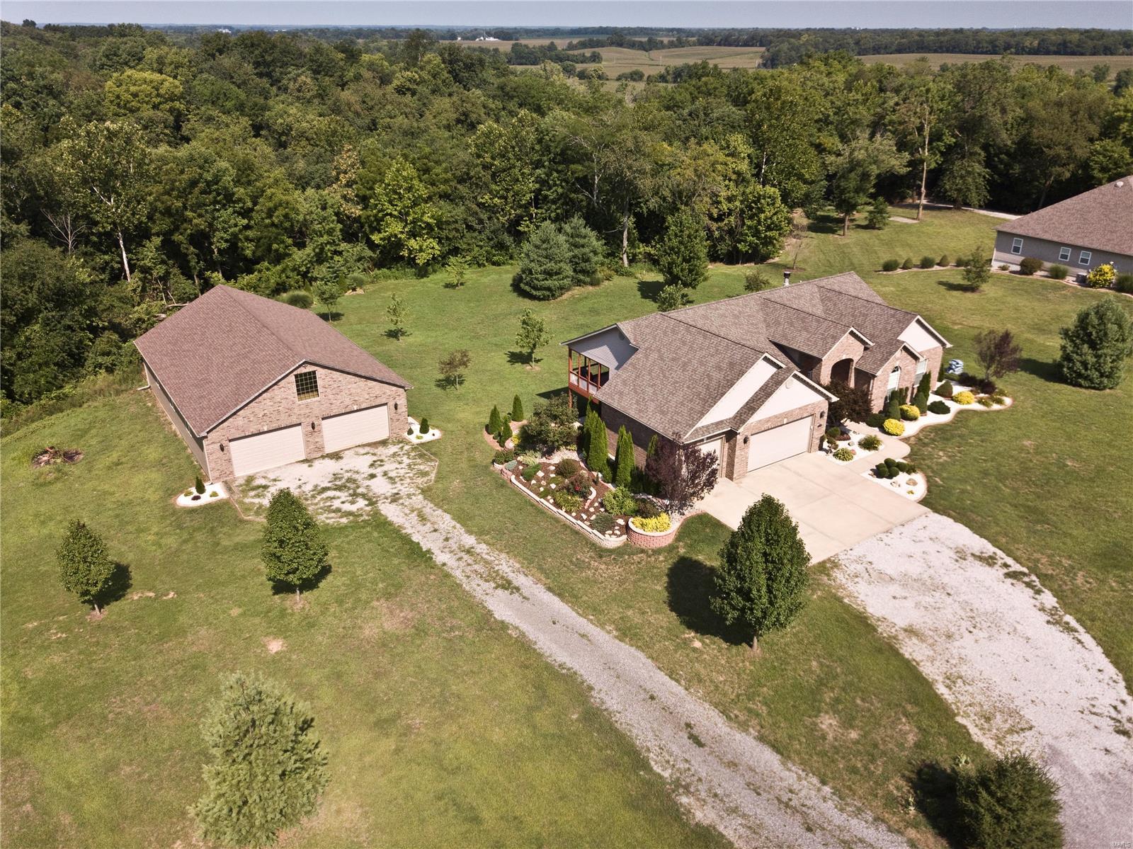 2213 Steinkoenig School Road Highland, IL 62249 - Photo 2 of 47 Gallery Image 2