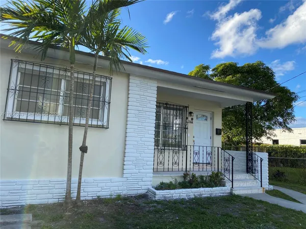 $2,800 | 1158 Southwest 11th Avenue, Unit 1160, Miami, FL 33129
