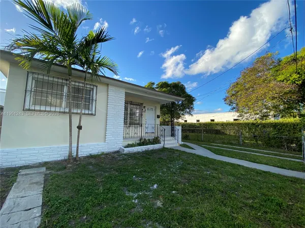 $2,800 | 1158 Southwest 11th Avenue, Unit 1160, Miami, FL 33129