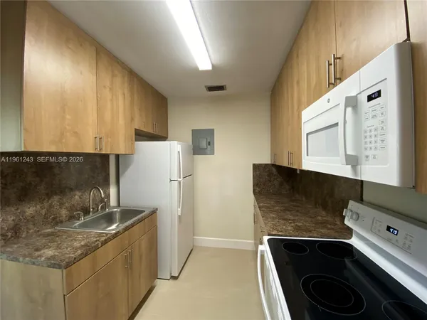 $2,800 | 1158 Southwest 11th Avenue, Unit 1160, Miami, FL 33129