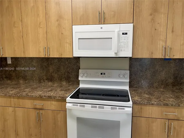 $2,800 | 1158 Southwest 11th Avenue, Unit 1160, Miami, FL 33129