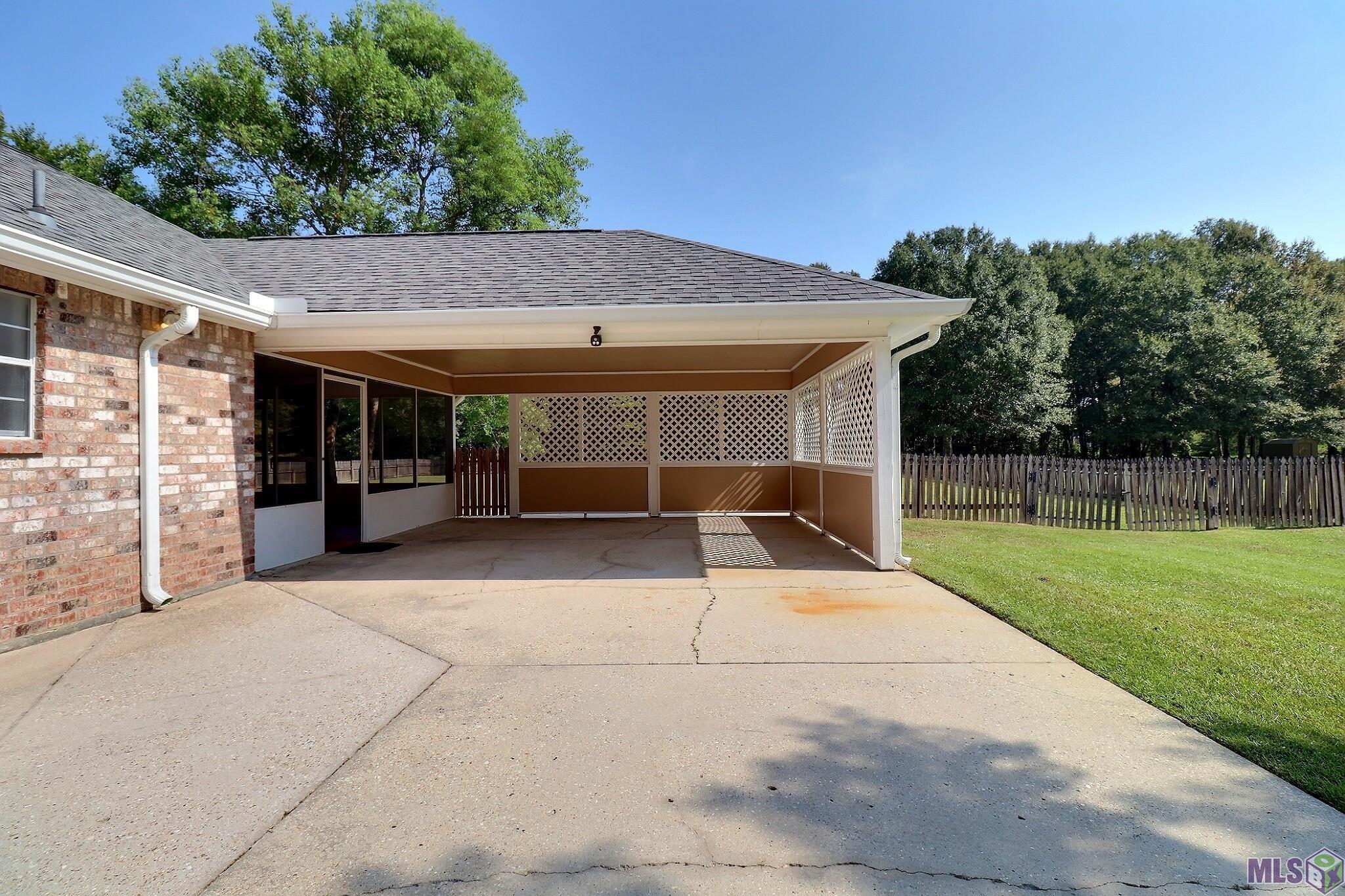 10561 Eagle Crest Road Denham Springs, LA 70726 - Photo 8 of 27 Gallery Image 8