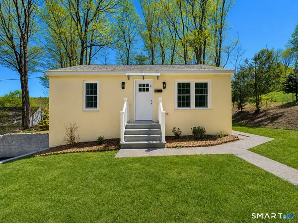 $279,999 | 350 Walnut Street, Winchester, CT 06098