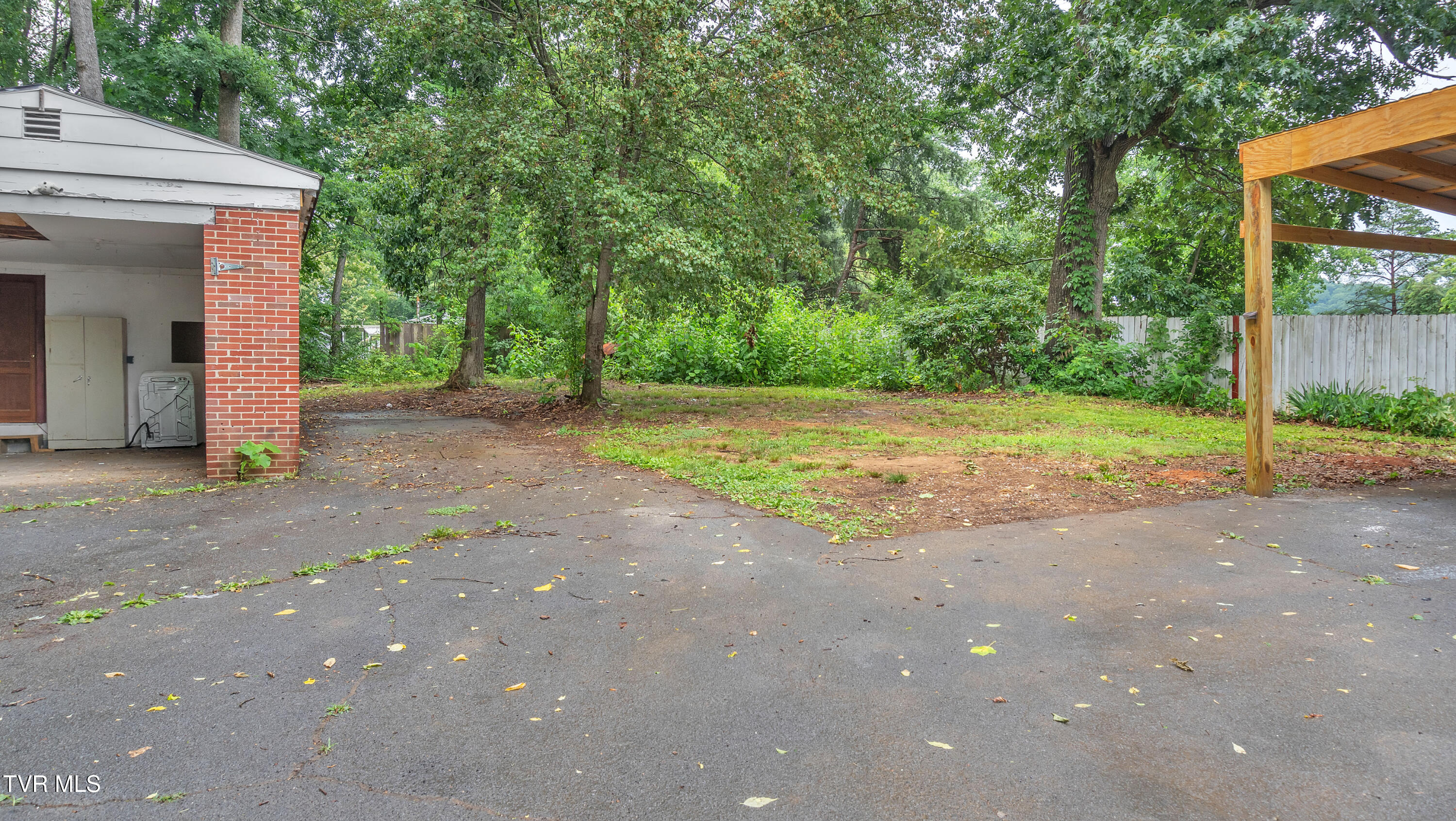 122 Hartley Road Elizabethton, TN 37643 - Photo 23 of 32 DSC07480