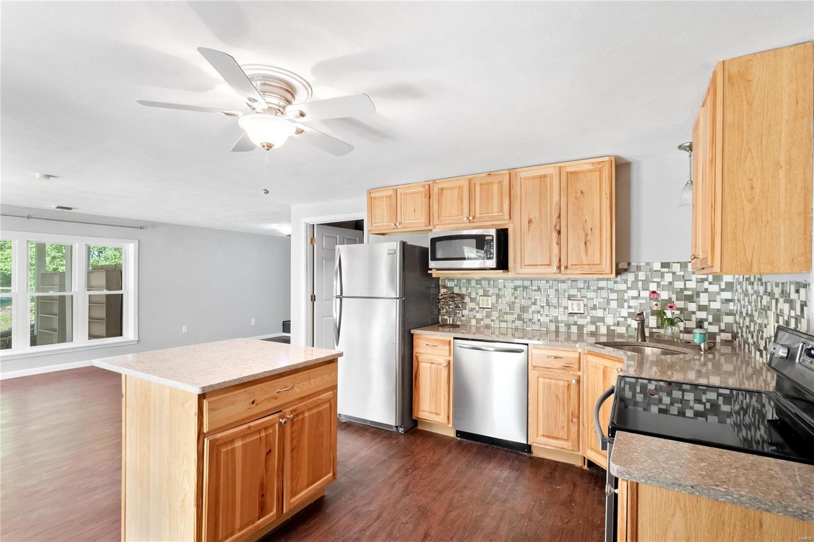 254 Gall Road Columbia, IL 62236 - Photo 14 of 34 Gallery Image 14