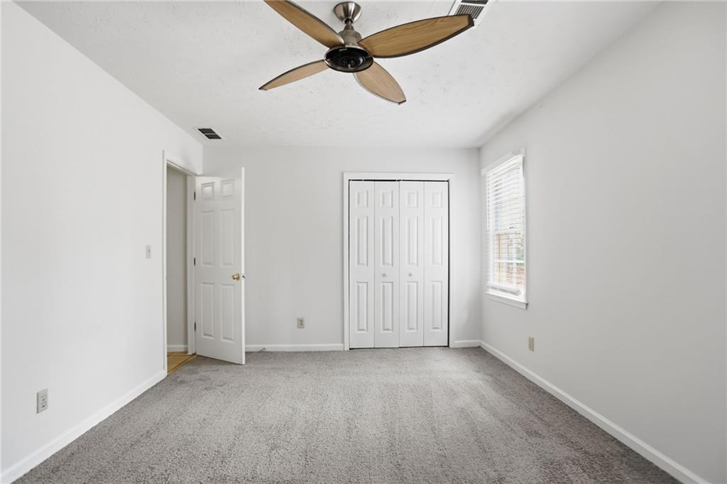 889 Lakeview Road Grayson, GA 30017 - Photo 15 of 35