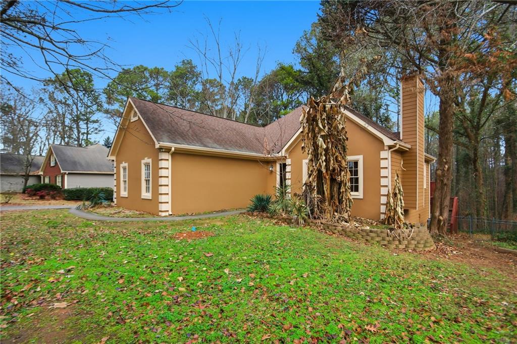 889 Lakeview Road Grayson, GA 30017 - Photo 2 of 35