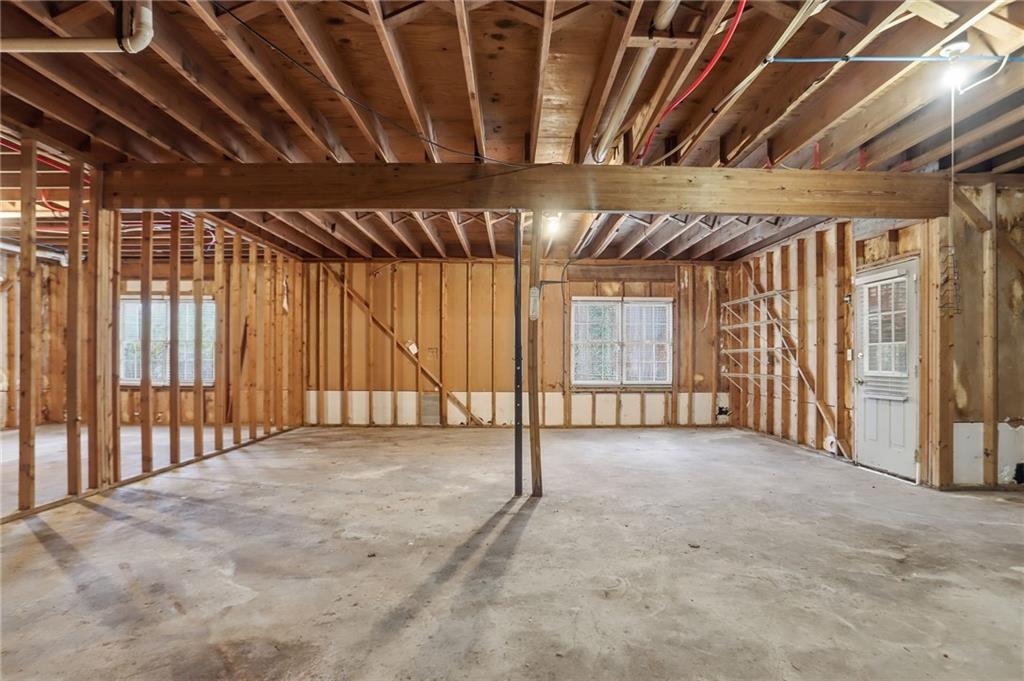 889 Lakeview Road Grayson, GA 30017 - Photo 26 of 35