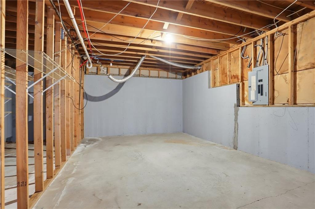 889 Lakeview Road Grayson, GA 30017 - Photo 28 of 35