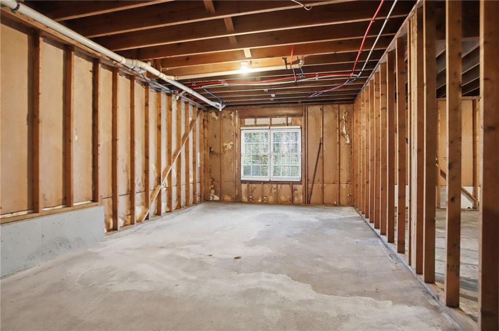 889 Lakeview Road Grayson, GA 30017 - Photo 29 of 35