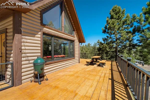 a view of house and outdoor space