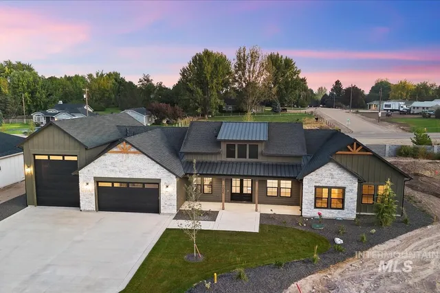 $899,900 | 7096 East Chicken Hawk Loop, Nampa, ID 83686