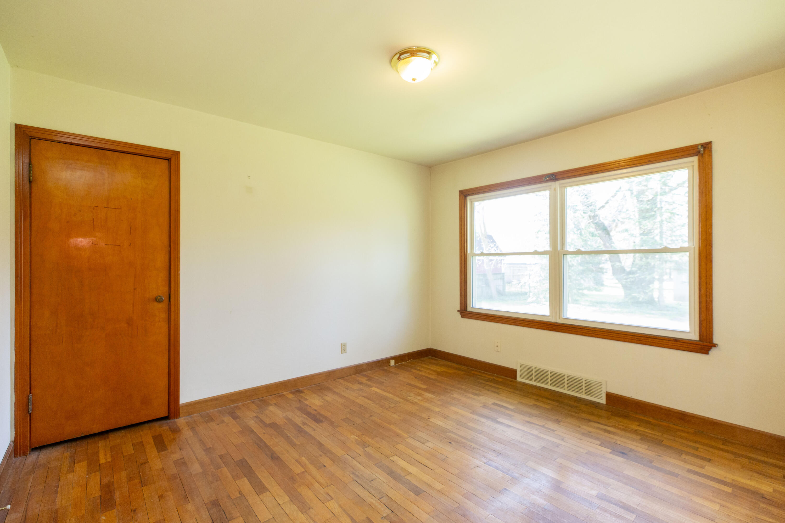 1216 East Bertrand Road Niles, MI 49120 - Photo 11 of 30 1216 Bertrand_2024_3614