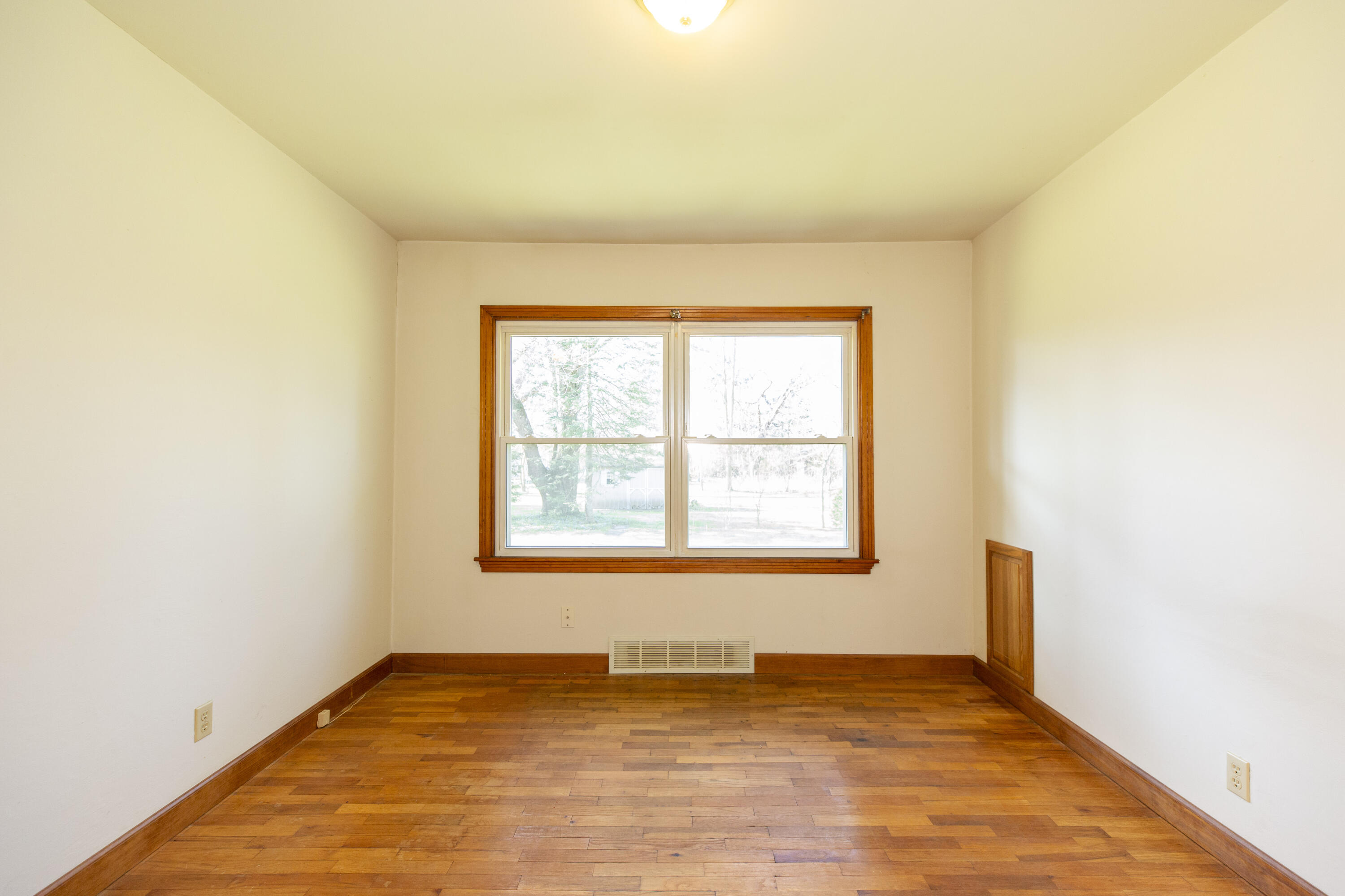 1216 East Bertrand Road Niles, MI 49120 - Photo 12 of 30 1216 Bertrand_2024_3615