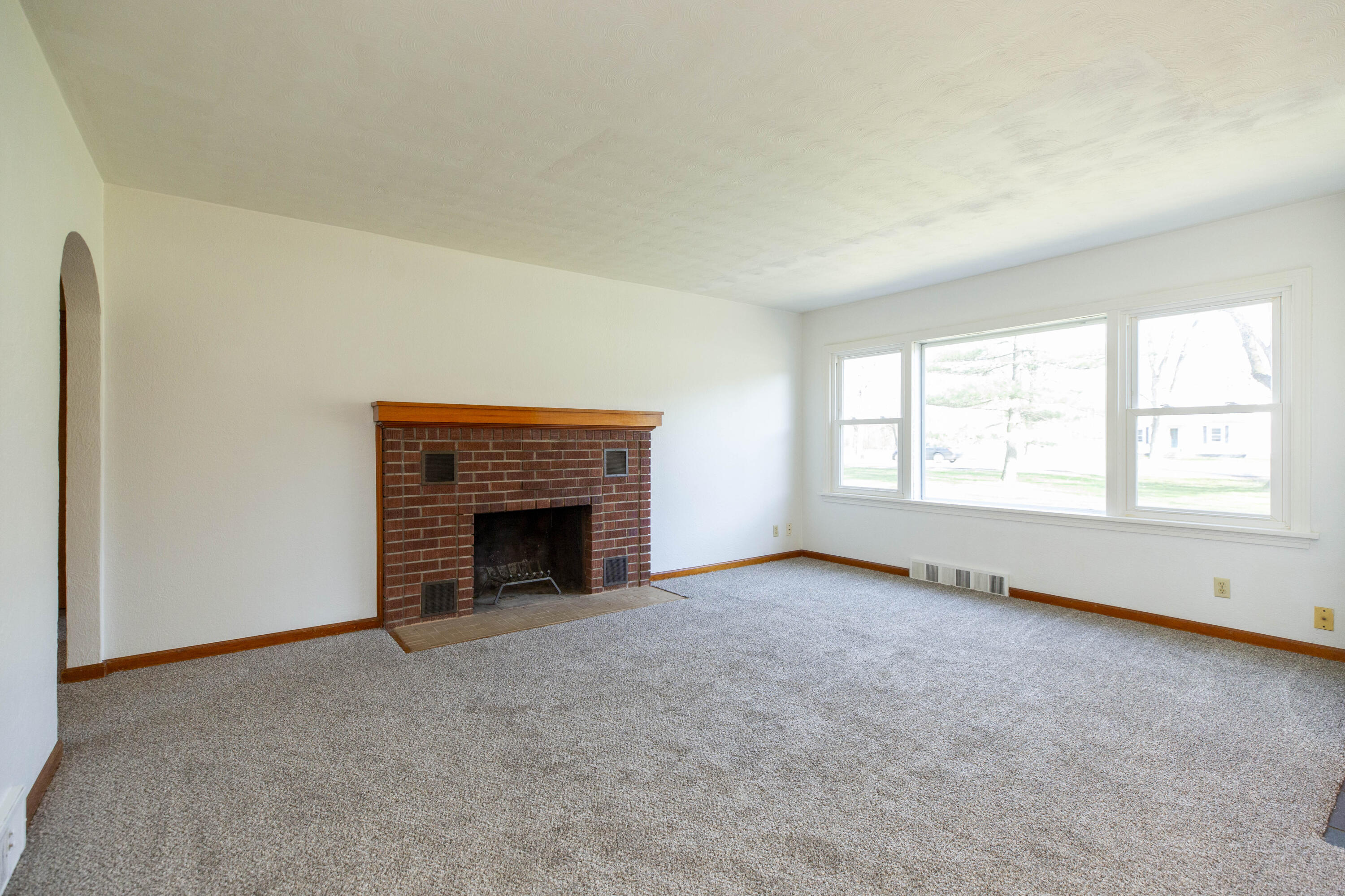 1216 East Bertrand Road Niles, MI 49120 - Photo 5 of 30 1216 Bertrand_2024_3603