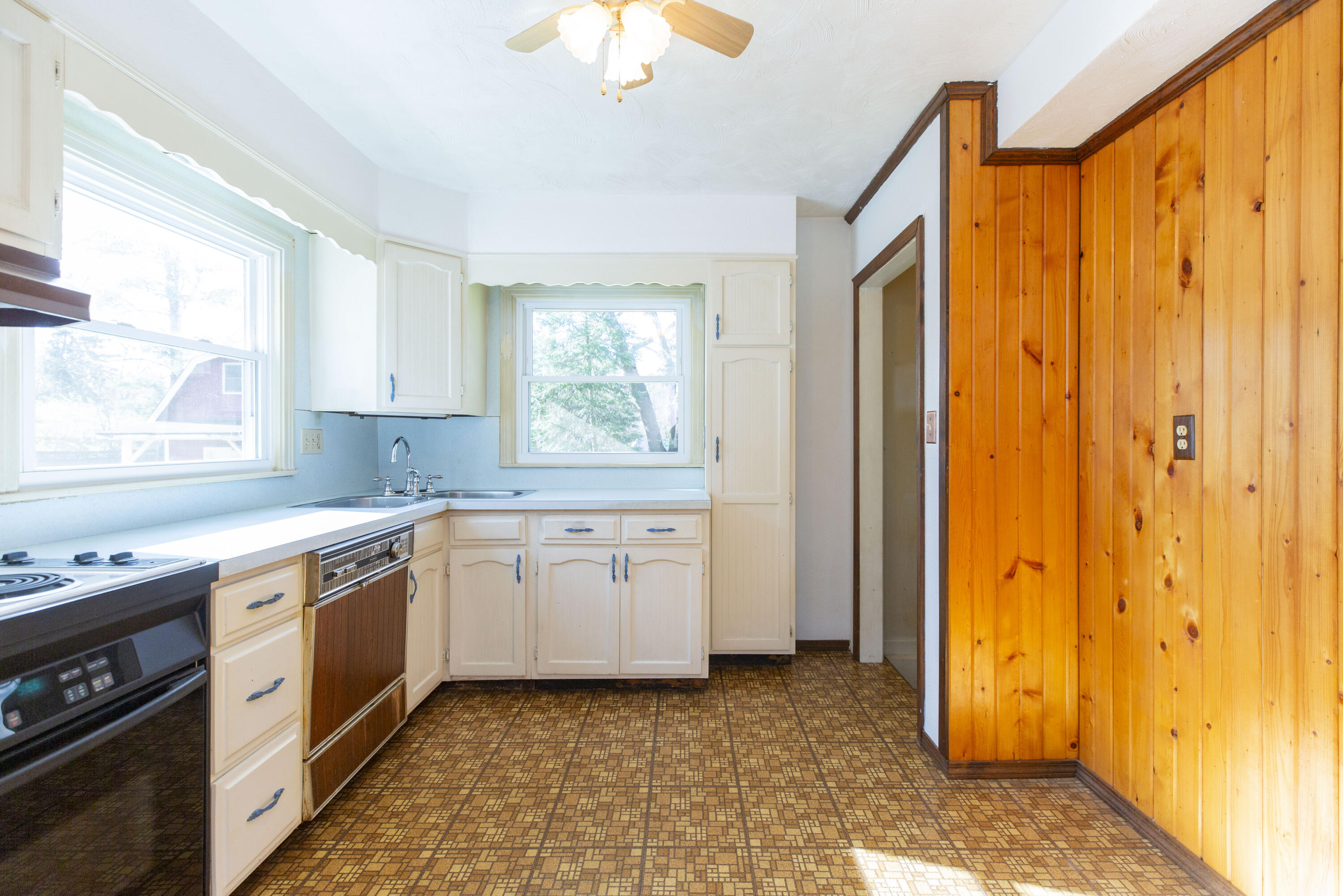 1216 East Bertrand Road Niles, MI 49120 - Photo 9 of 30 1216 Bertrand_2024_3609