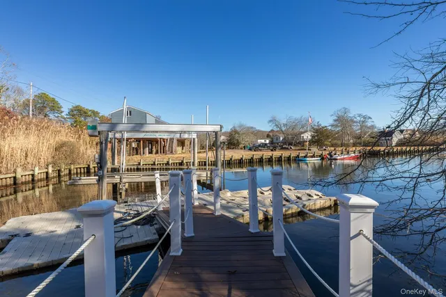 $7,490,000 | 19 West Tiana Road, Hampton Bays, NY 11946