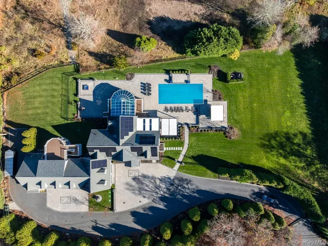$7,495,000 | 19 West Tiana Road, Hampton Bays, NY 11946