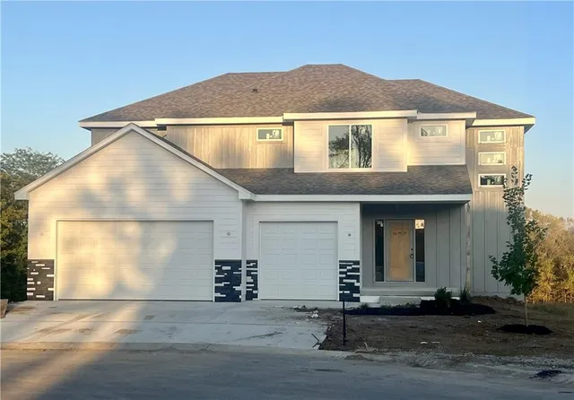 $453,900 | 1345 North Holland Court, Independence, MO 64056