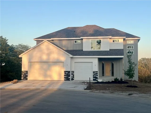 $453,900 | 1345 North Holland Court, Independence, MO 64056