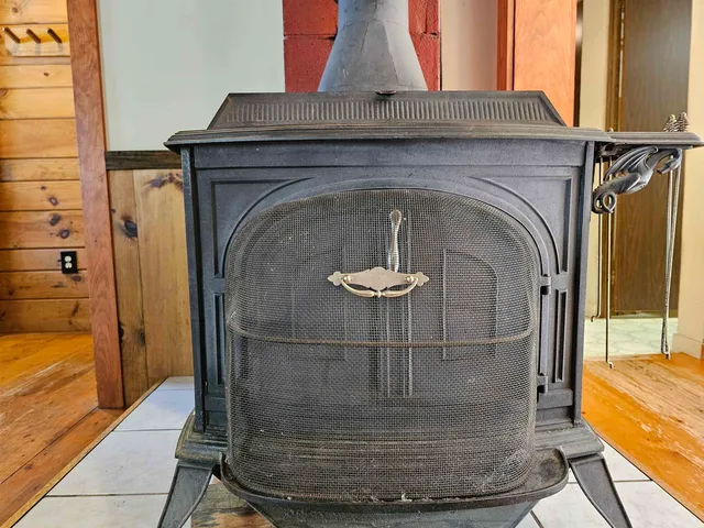 $280,000 | 818 Davidson Hill Road, Chester, VT 05143