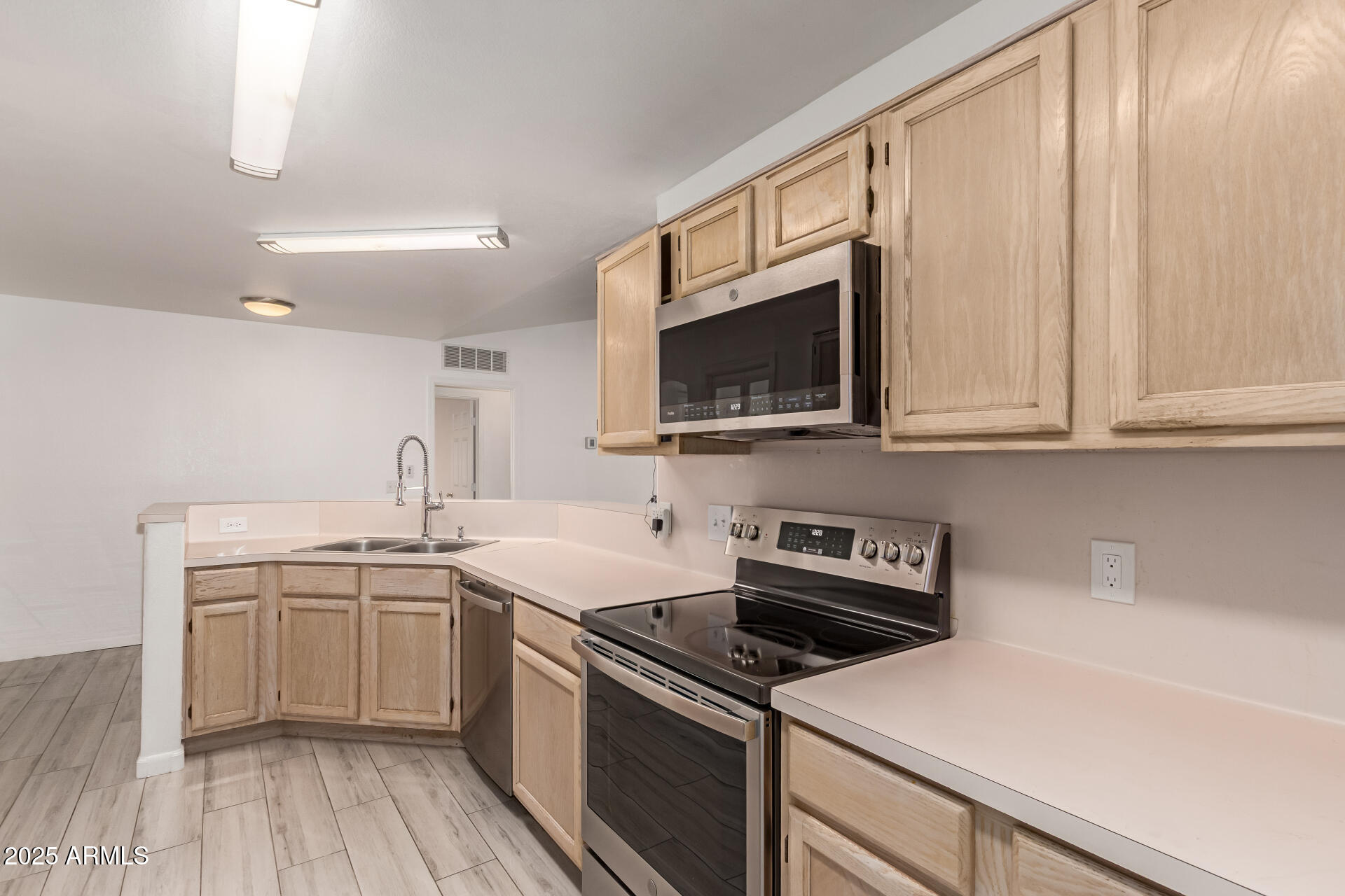 1426 East Redfield Road Gilbert, AZ 85234 - Photo 8 of 49 1426 E Redfield Rd