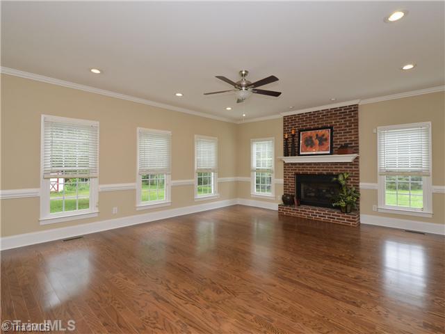 6375 Robinhood Road Pfafftown, NC 27040 - Photo 5 of 16 Den/Family/Great Room.