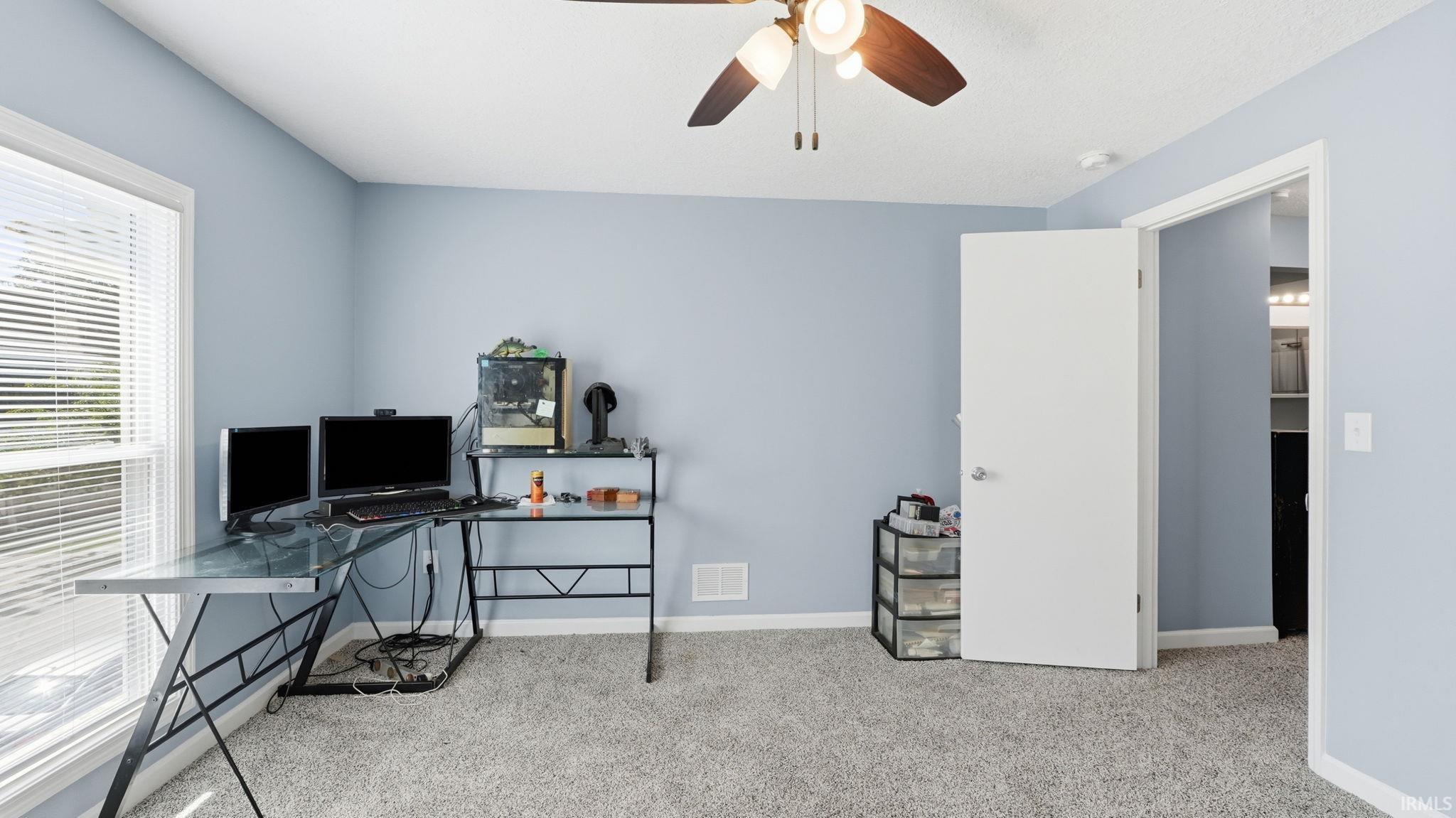 1018 Oneida Street Fort Wayne, IN 46805 - Photo 4 of 23